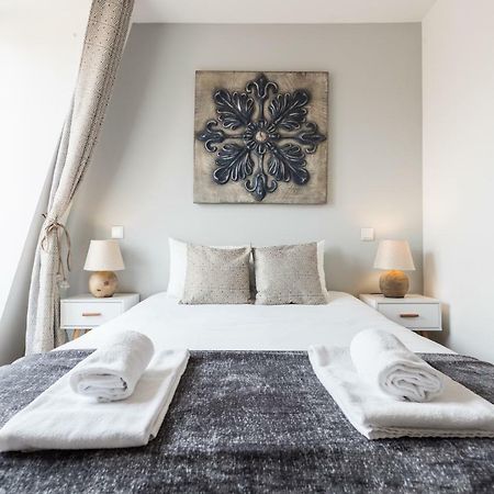 Rossio Penthouse Three-Bedroom Apartment W/ River View And Parking - By Lu Holidays Lisbon Bagian luar foto