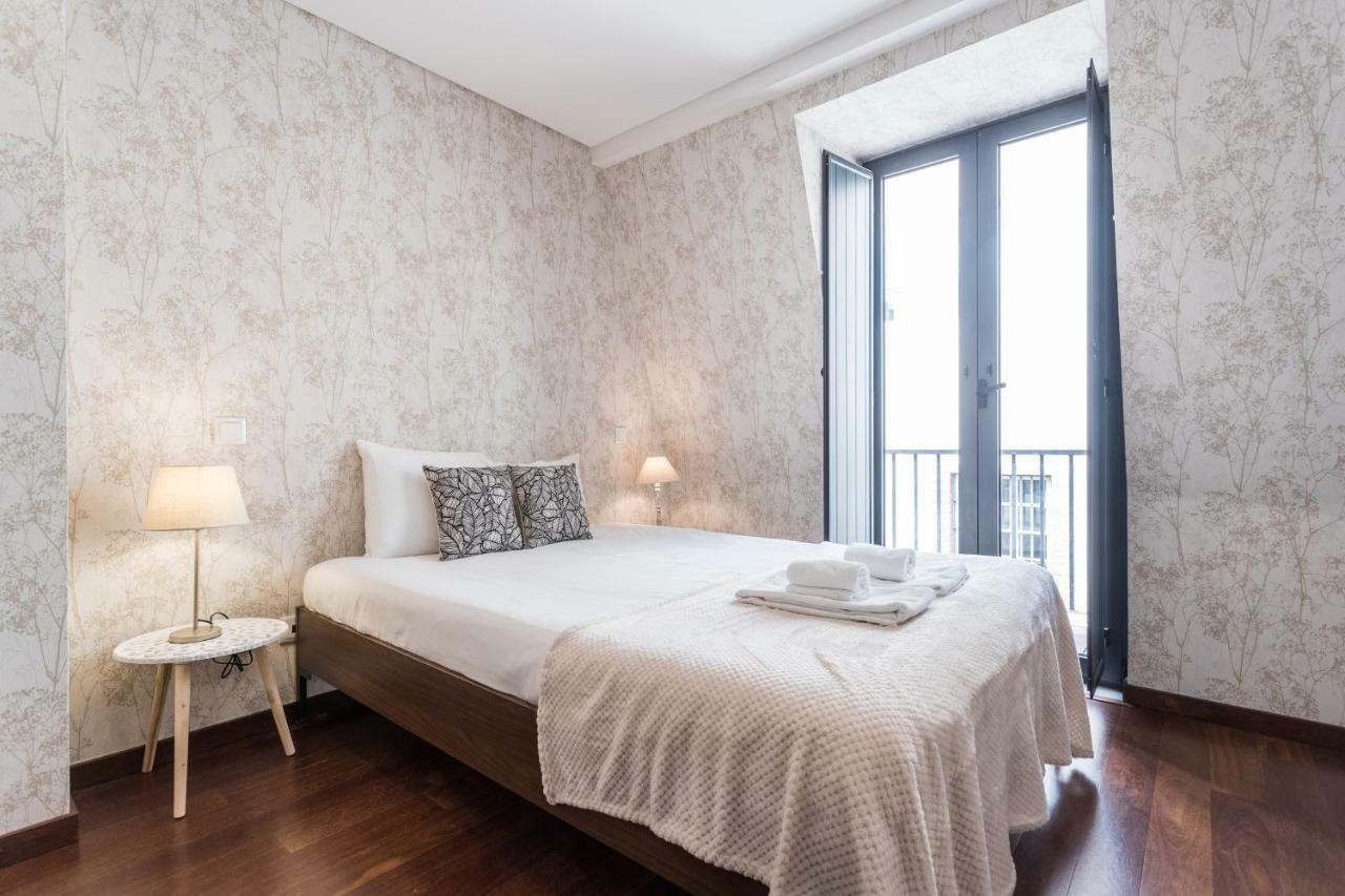 Rossio Penthouse Three-Bedroom Apartment W/ River View And Parking - By Lu Holidays Lisbon Bagian luar foto