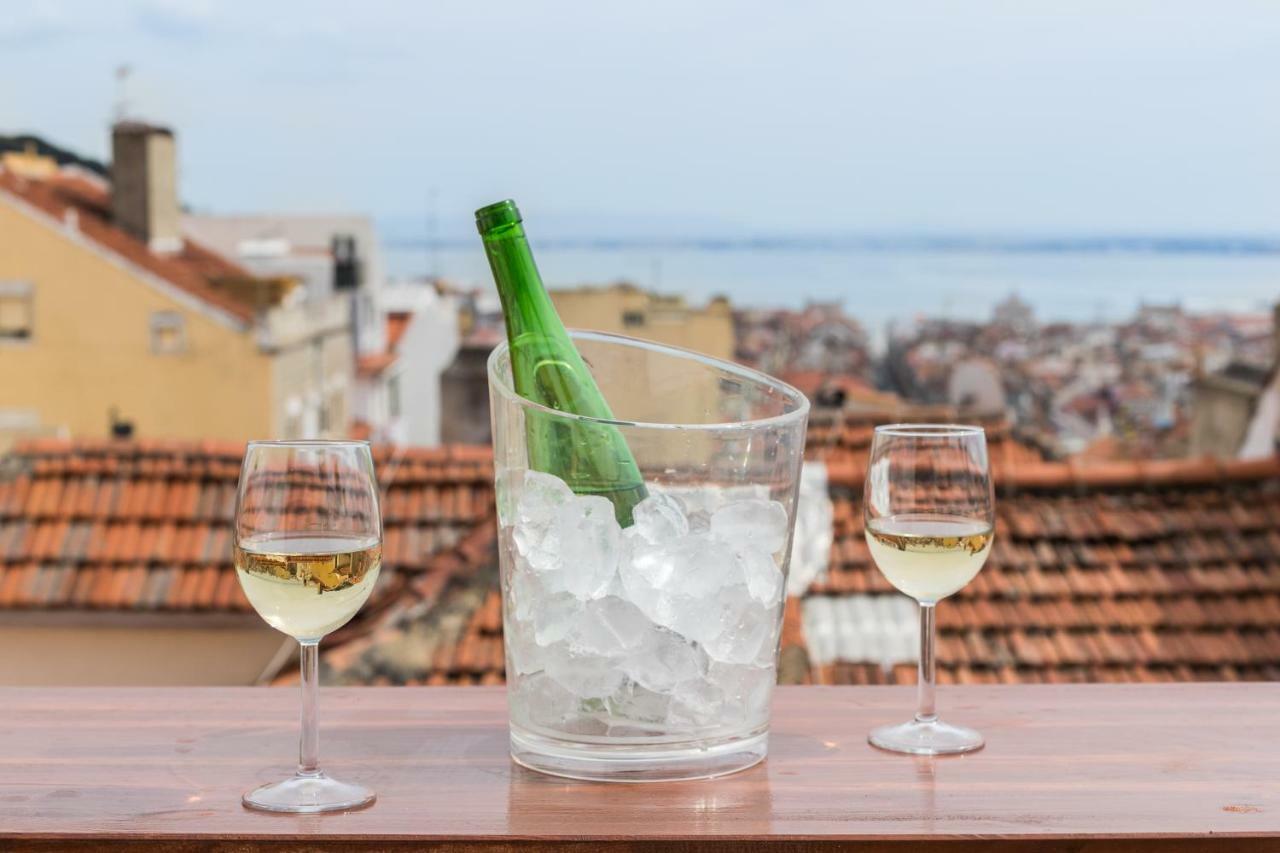 Rossio Penthouse Three-Bedroom Apartment W/ River View And Parking - By Lu Holidays Lisbon Bagian luar foto